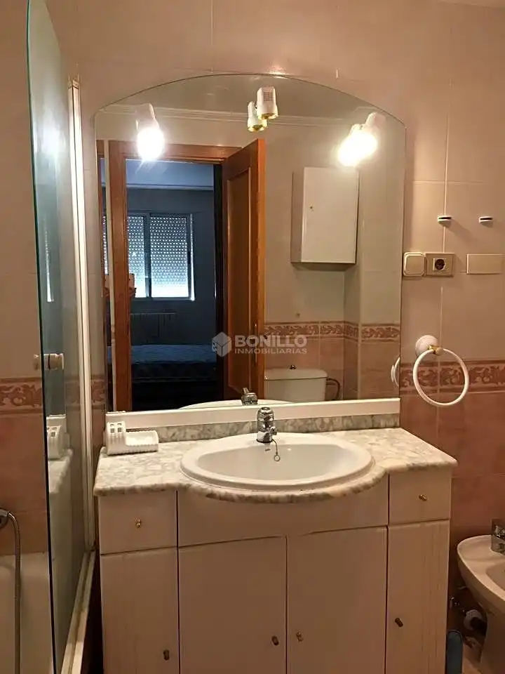 Flat with terrace to rent in Avenida de Sagunto, imagen 38