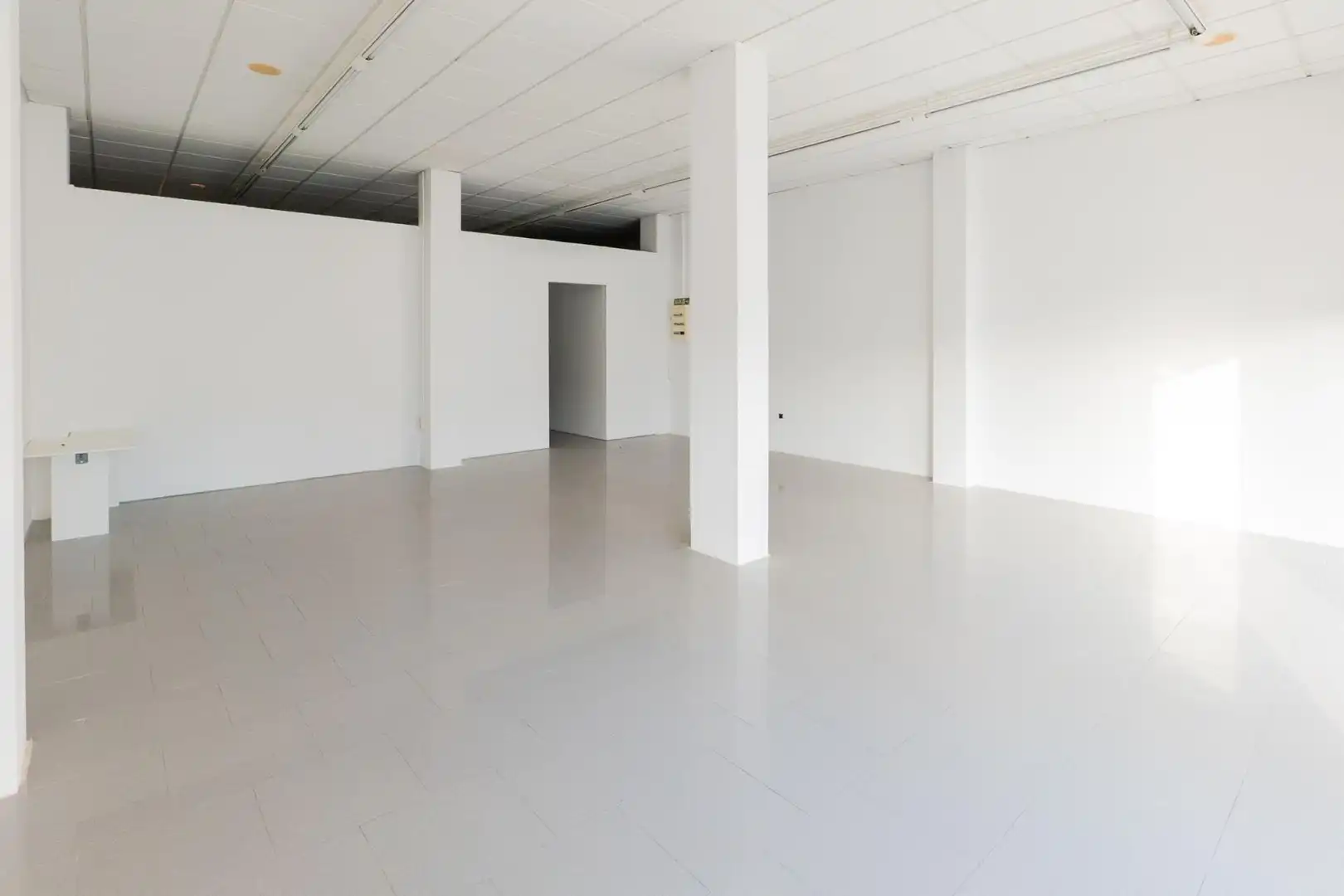 Business premises for sale in Avenida dels Germans Carsi, imagen 2