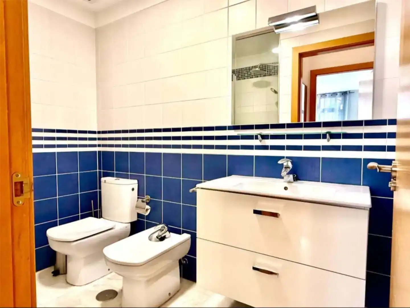 Baño de Apartamento de alquiler en Adeje con Aire acondicionado, Terraza y Amueblado