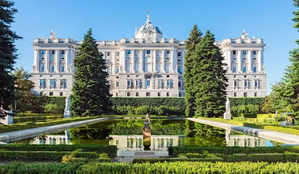Jardí de Apartament en venda en Madrid