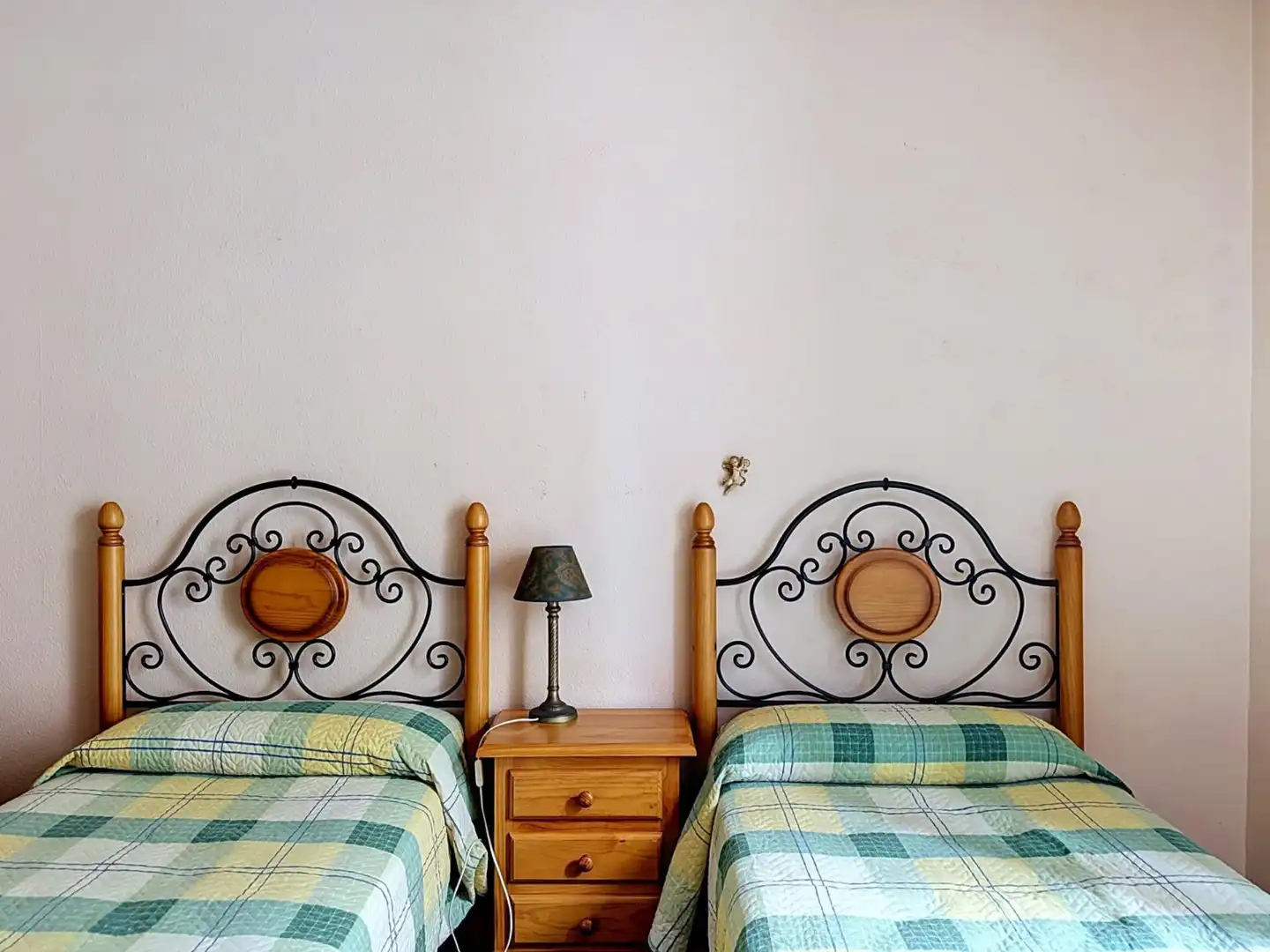 Habitación de Piso en venta en Donostia - San Sebastián  con Calefacción y Balcón