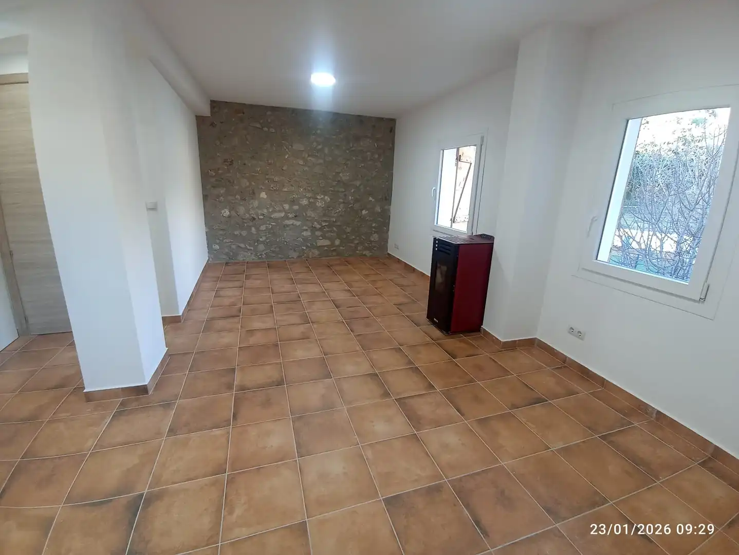 Wohnung zur Miete in Avià mit Heizung und Ofen