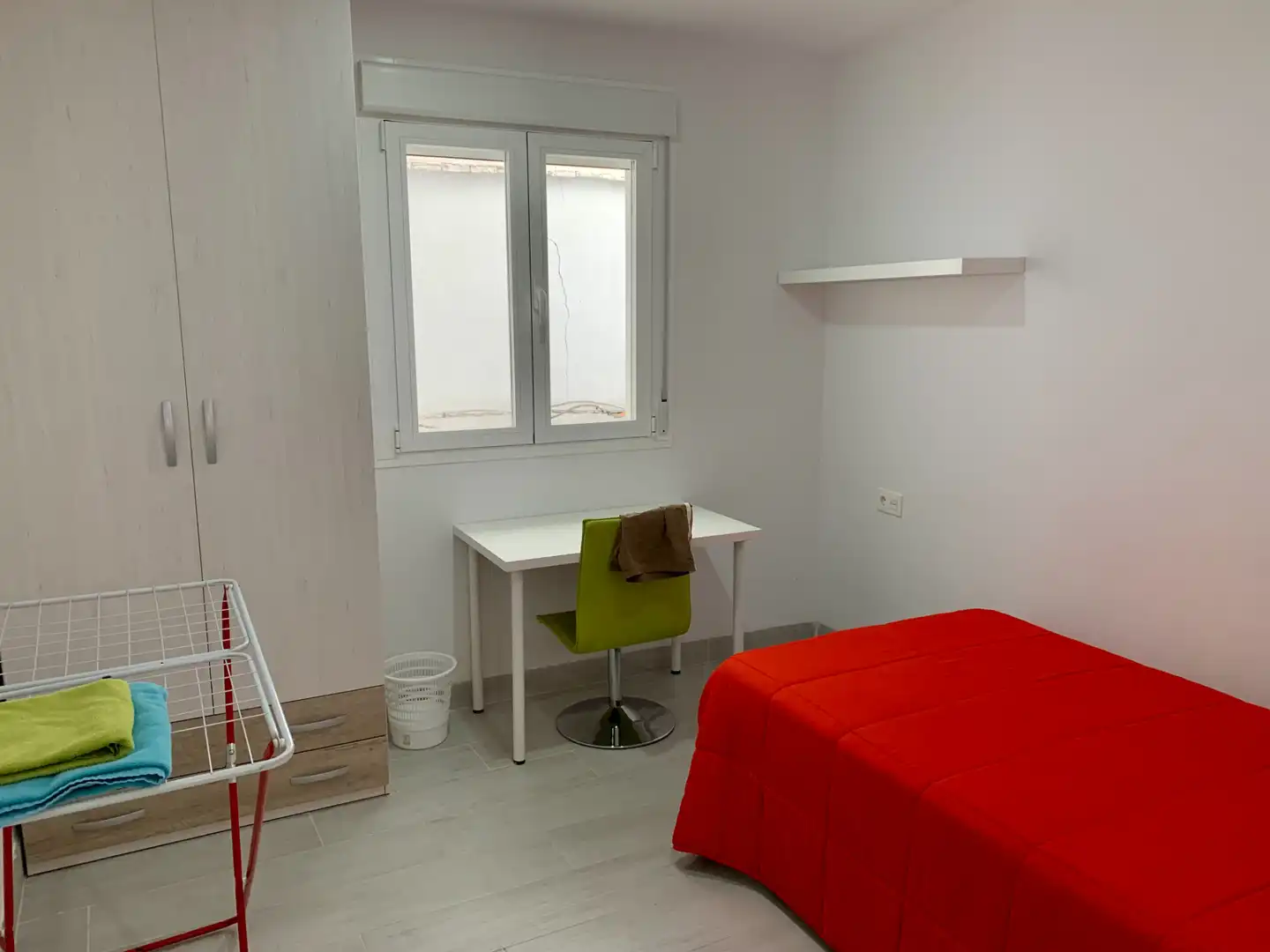 Bedroom of Flat for rent in Granada  with Air Conditioner, Heating and Parquet flooring