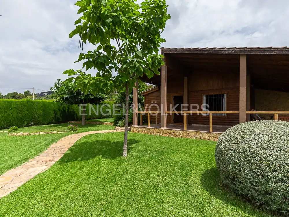 Vista exterior de Casa o chalet de alquiler en Torrent con Aire acondicionado, Calefacción y Jardín privado