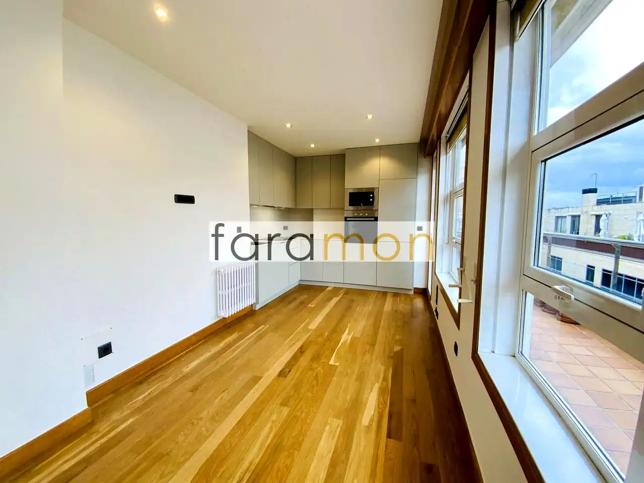 Exterior view of Flat for rent in Vigo   with Heating, Terrace and Storage room