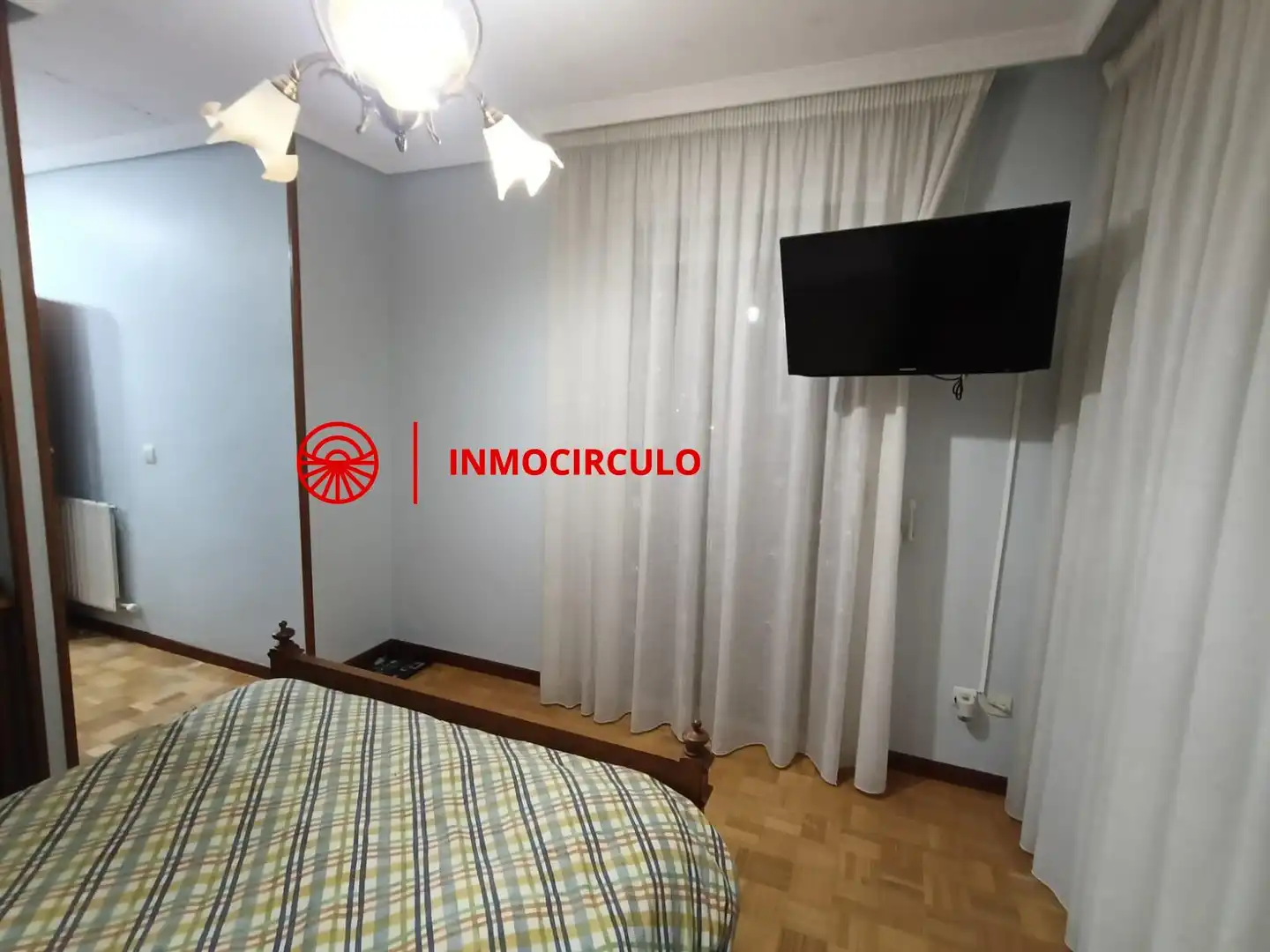 Habitación de Dúplex en venta en Burgos con Terraza