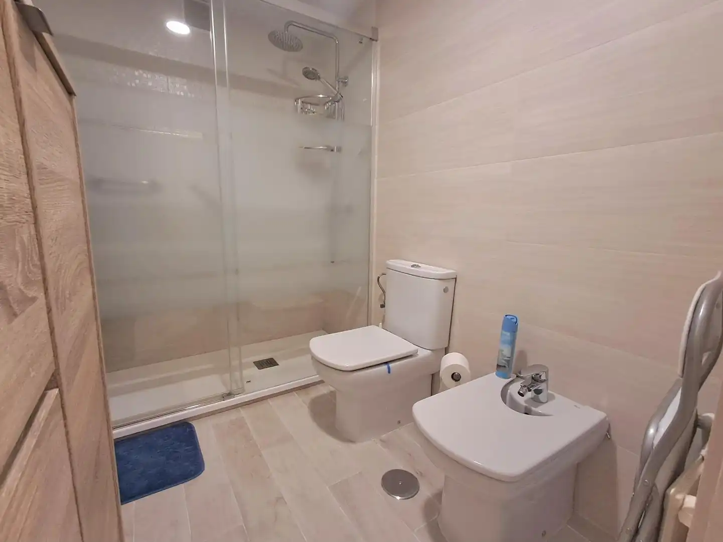 Bathroom of Flat for sale in Madrid  with Air Conditioner, Heating and Private garden