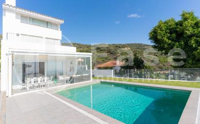 Vista exterior de Casa o xalet de lloguer en Algeciras amb Calefacció, Jardí privat i Terrassa