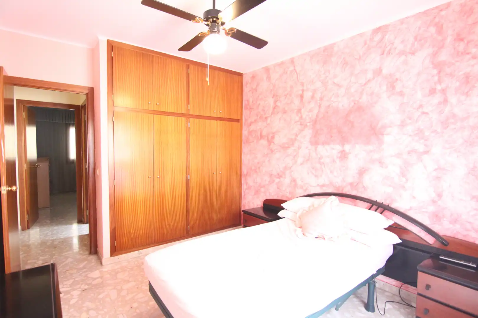 Habitación de Piso en venta en Olesa de Montserrat con Calefacción, Terraza y Horno
