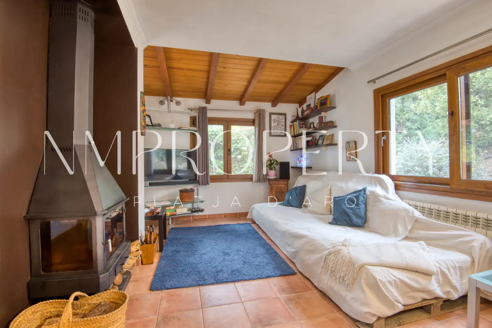 Sala d'estar de Casa o xalet en venda en Santa Cristina d'Aro amb Aire condicionat, Calefacció i Jardí privat
