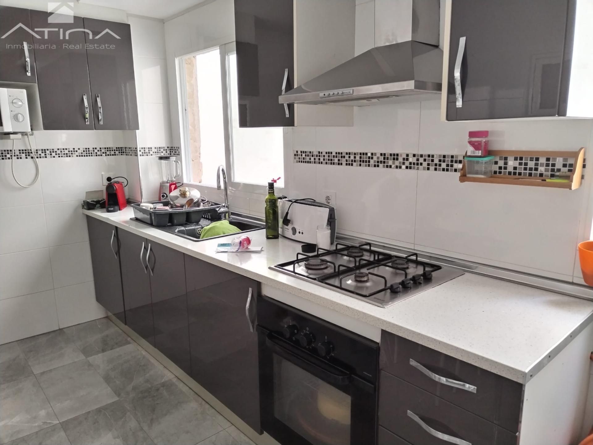 Cuina de Pis en venda en Gandia amb Aire condicionat, Terrassa i Balcó