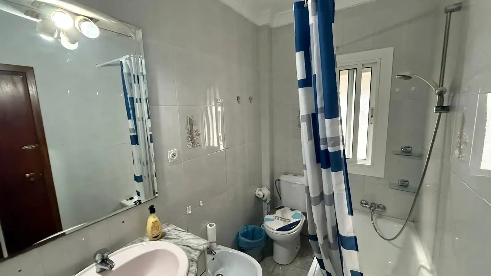 Baño de Piso en venta en Sevilla con Aire acondicionado y Terraza