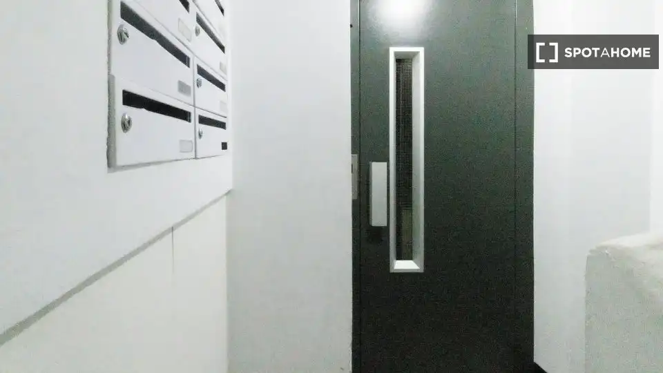 Piso con terraza en alquiler en Ciutat Vella, imagen 12