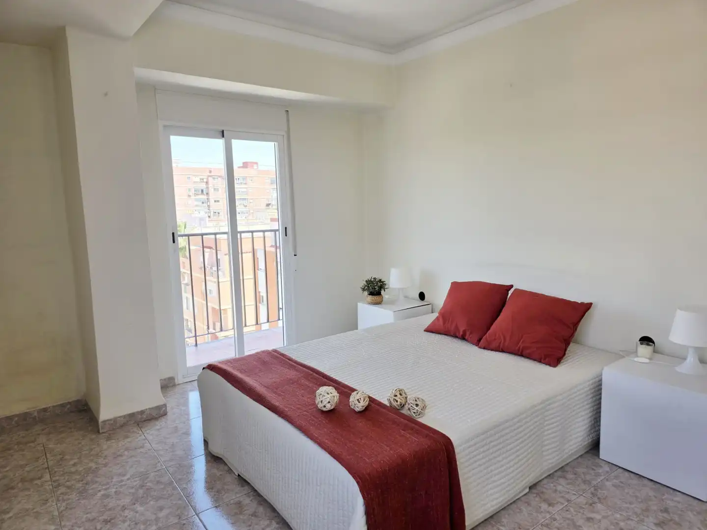 Habitación de Piso en venta en Valencia con Balcón