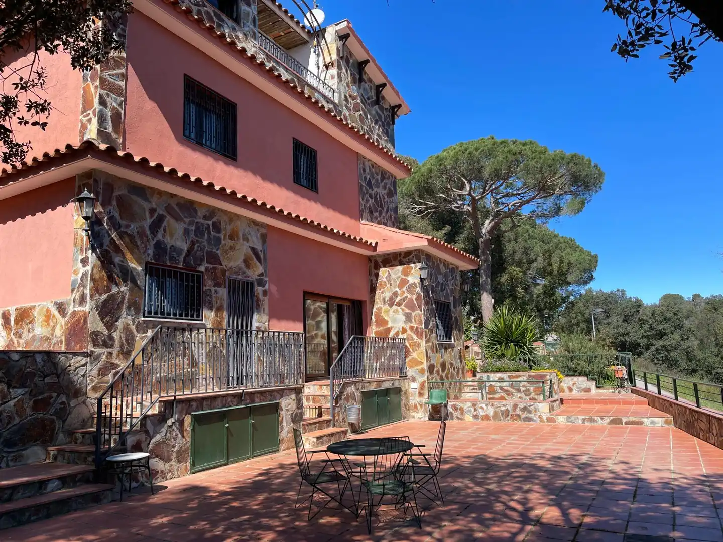 Casa amb jardí en venda a Llinars del Vallès, imagen 3