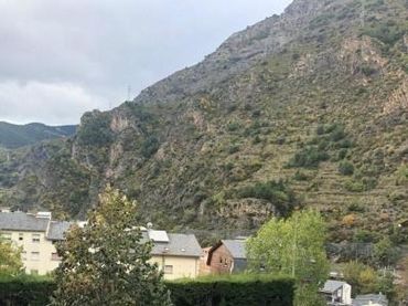 Adosado con balcón en venta en Sant Julià