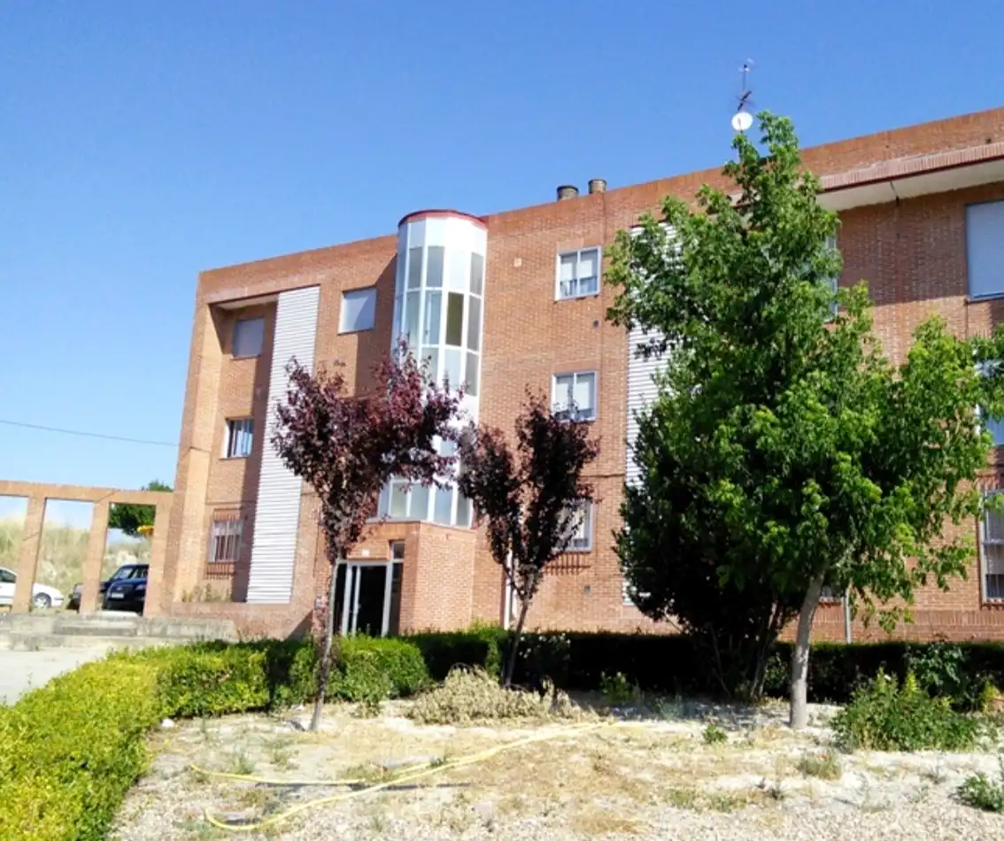 Vista exterior de Piso en venta en Baltanás con Calefacción, Trastero y Amueblado