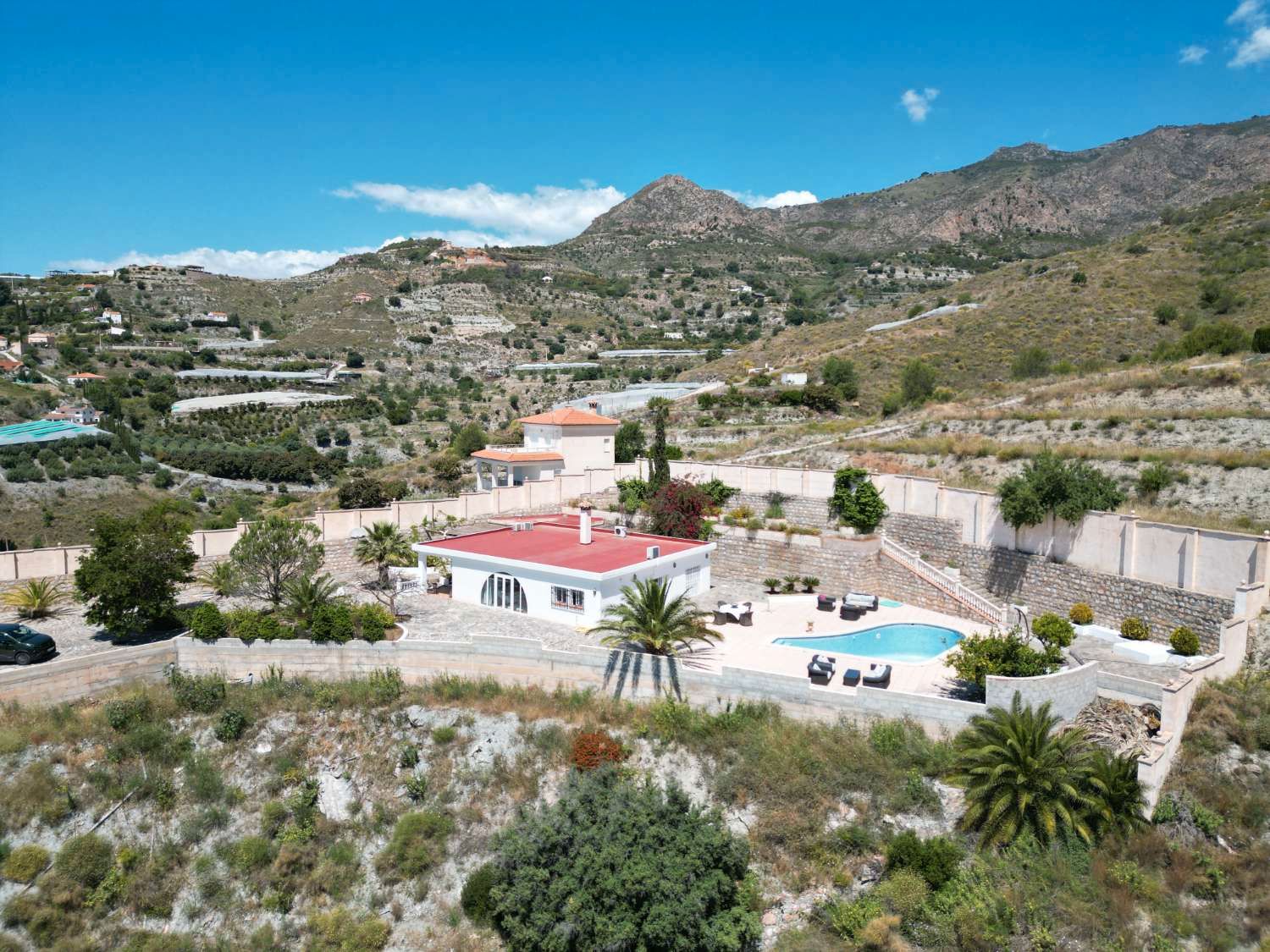 Vista exterior de Casa o xalet en venda en Molvízar amb Piscina