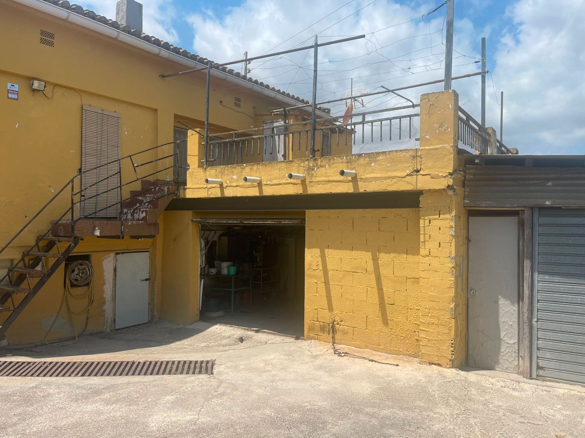 Vista exterior de Casa o xalet en venda en Gandia amb Calefacció, Jardí privat i Terrassa