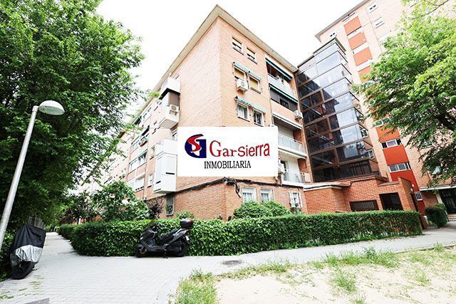Exterior view of Flat for sale in  Madrid Capital  with Heating