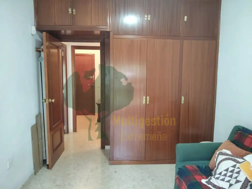Habitación de Apartamento en venta en Cáceres