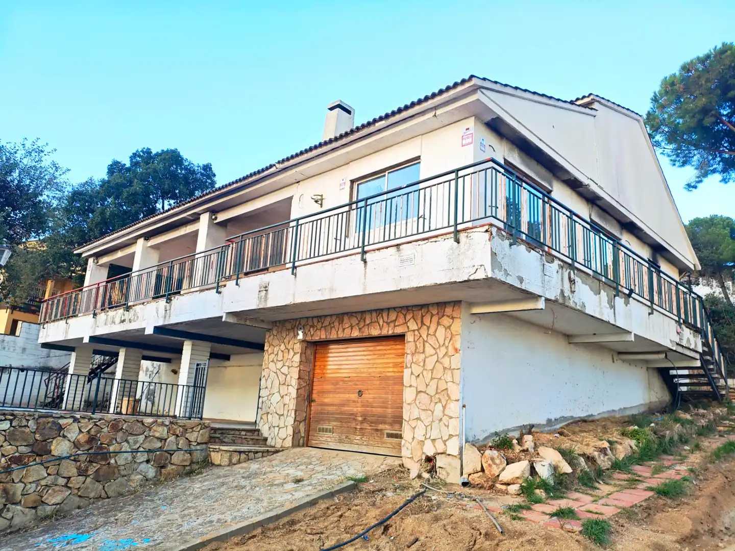 Vista exterior de Casa o chalet en venta en Mataró con Jardín privado, Terraza y Piscina