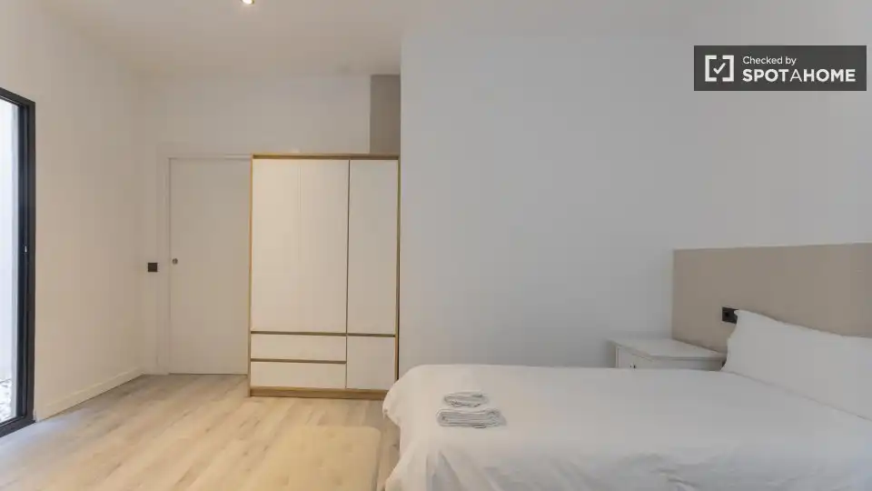 Bedroom of Flat for rent in Valencia  with Air Conditioner, Heating and Furnished