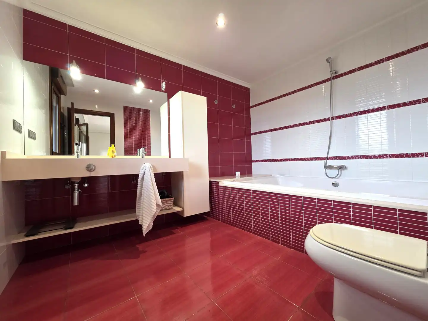 Bathroom of Houses for sale in Nava  with Heating, Private garden and Terrace