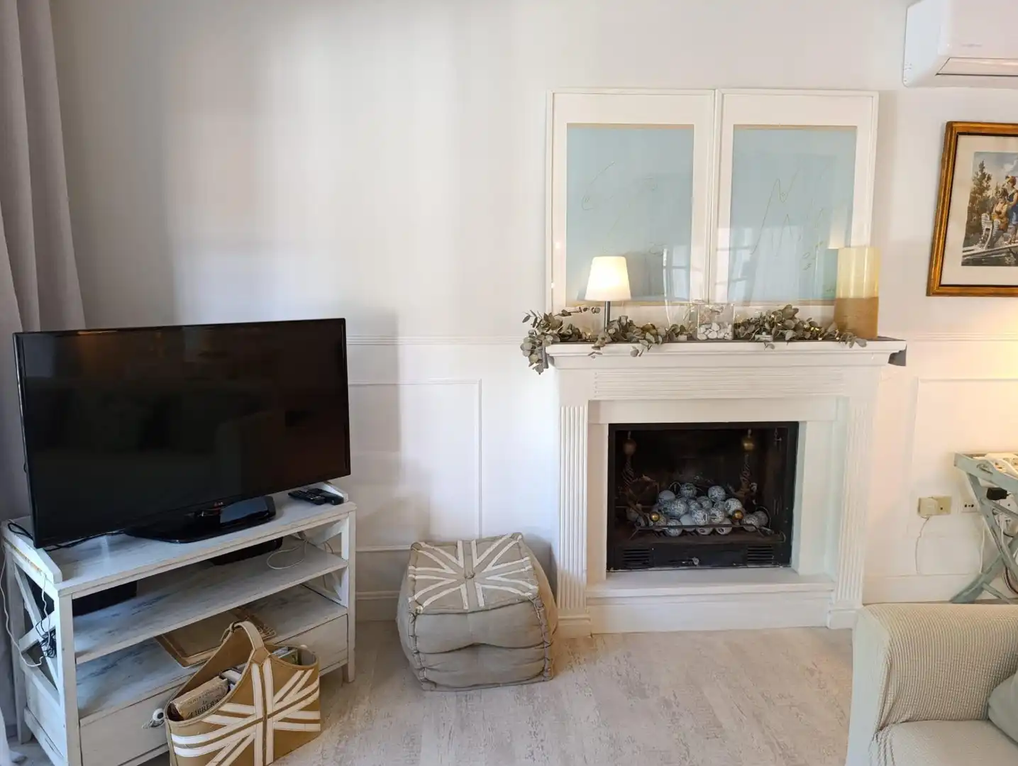 Sala d'estar de Casa o xalet en venda en Chiclana de la Frontera amb Aire condicionat, Jardí privat i Traster