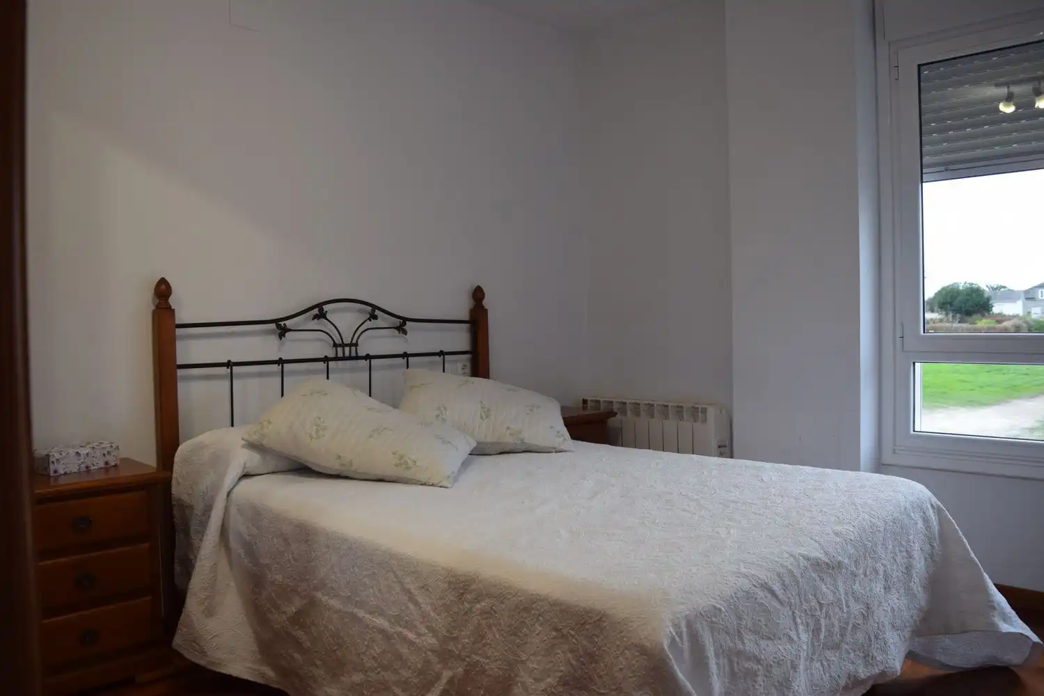 Bedroom of Flat for sale in El Franco 