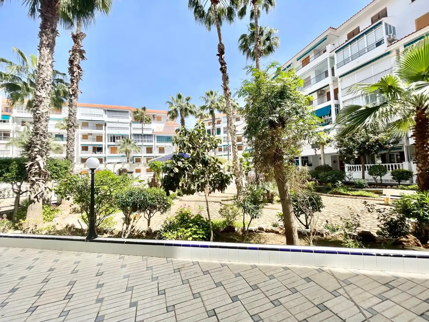 Außenansicht von Wohnung zur Miete in Torrevieja mit Klimaanlage, Heizung und Schwimmbad