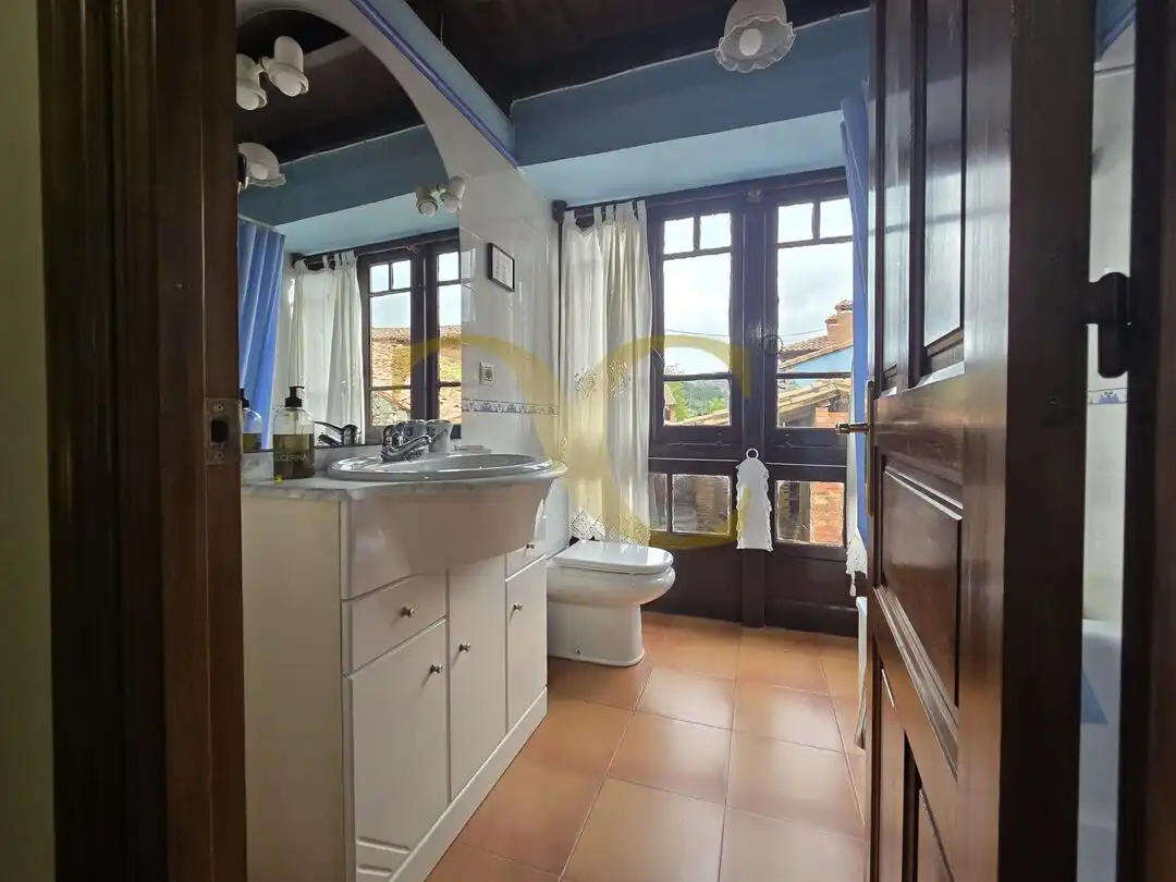 Baño de Casa o chalet en venta en Llanes con Calefacción, Jardín privado y Terraza
