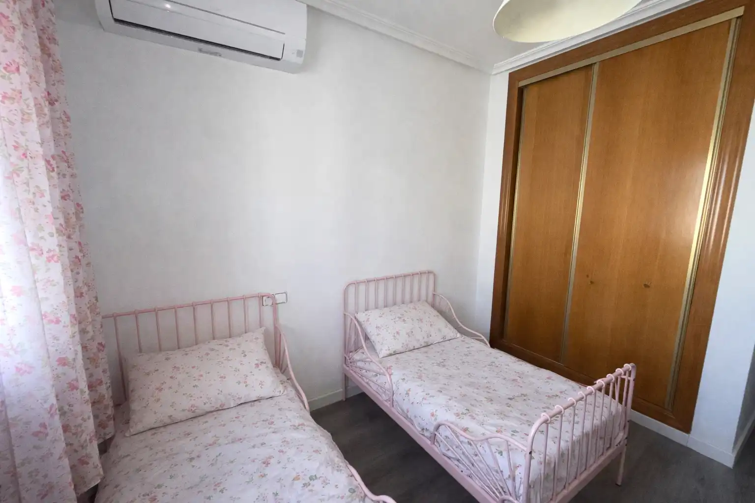 Habitación de Casa adosada en venta en Cartagena con Aire acondicionado, Calefacción y Jardín privado