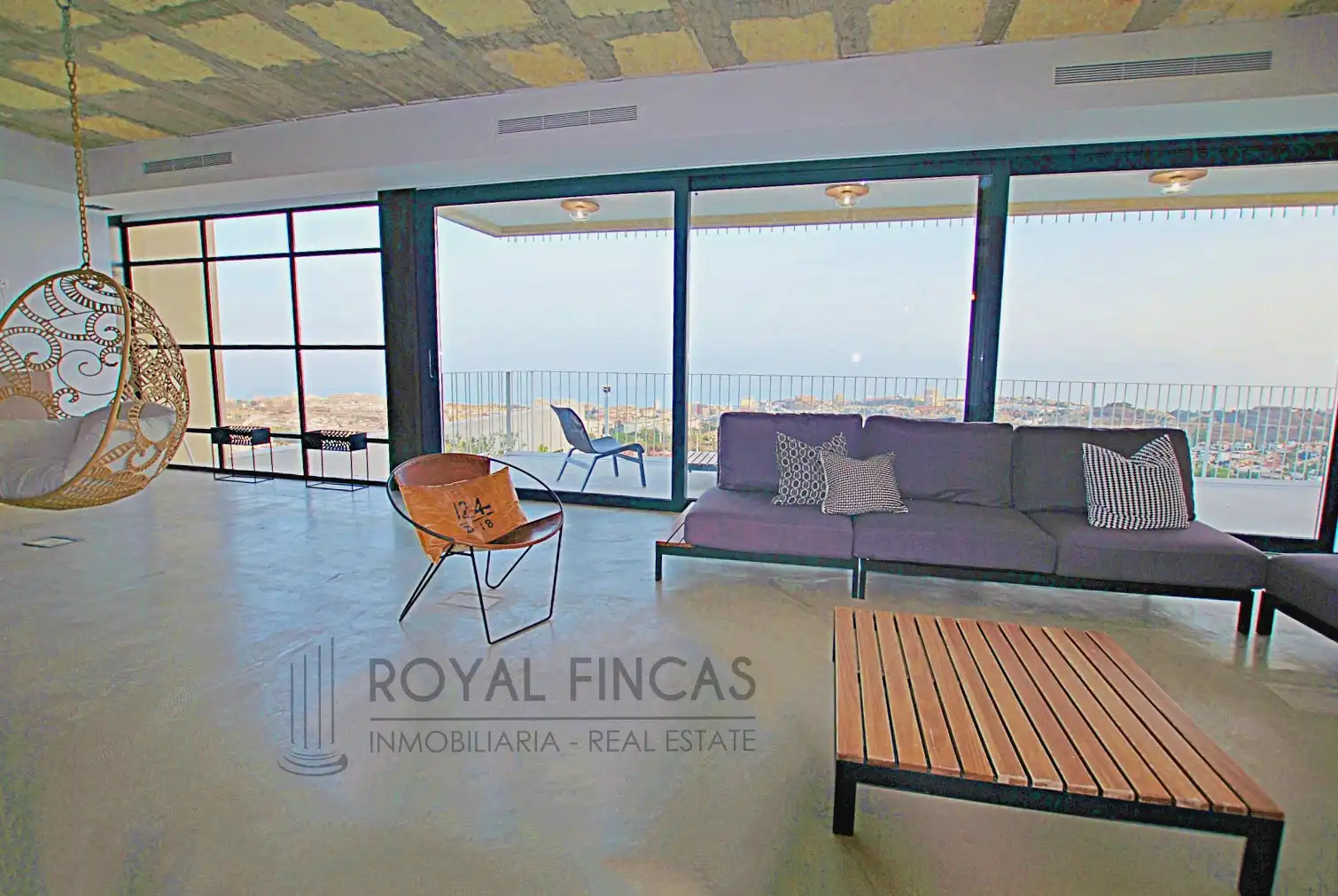 Living room of Detached homes for sale in Benalmádena  with Air Conditioner, Terrace and Swimming Pool