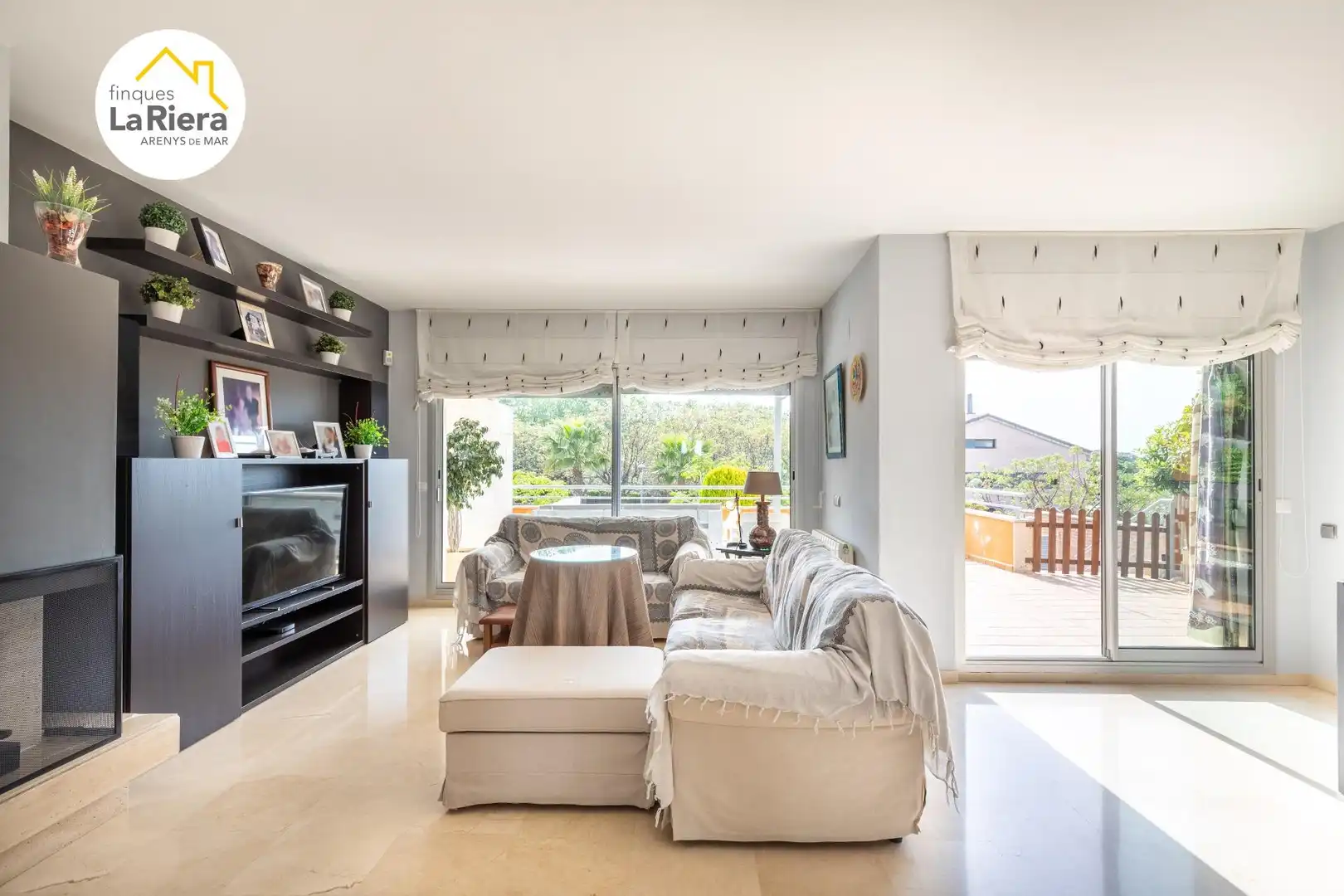 Sala de estar de Casa o chalet en venta en Arenys de Munt con Aire acondicionado, Calefacción y Jardín privado