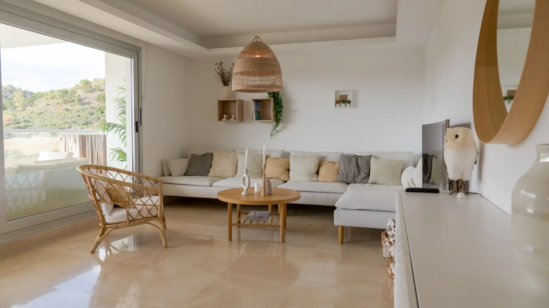 Sala de estar de Planta baja en venta en Benahavís con Aire acondicionado, Terraza y Trastero