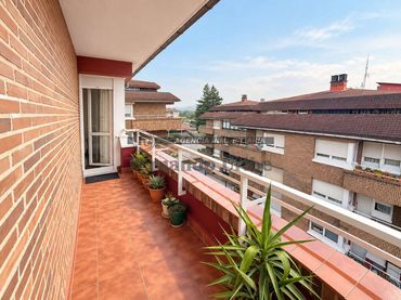 Piso con balcón en venta en San Prudentzio Kalea