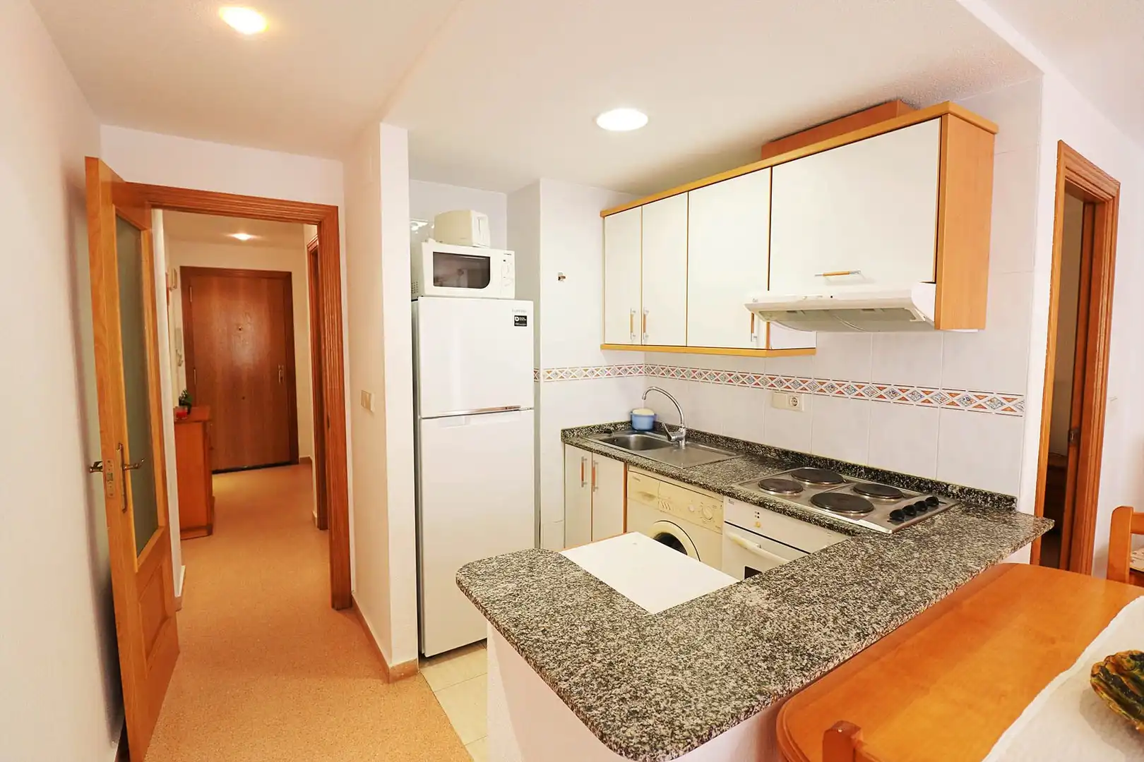 Kitchen of Flat for rent in Guardamar del Segura  with Terrace, Furnished and Oven
