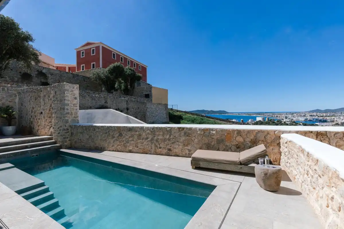 Piscina de Casa adosada en venda en Eivissa amb Aire condicionat, Calefacció i Traster