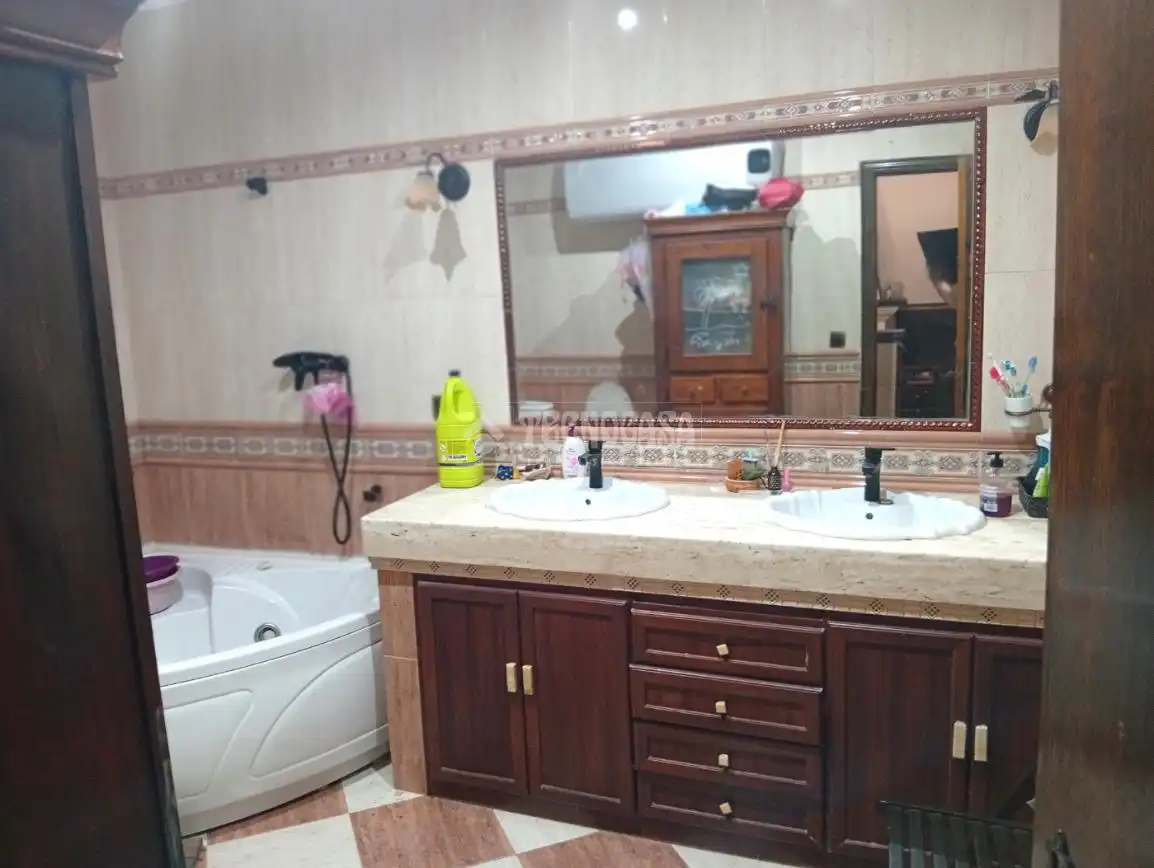 Baño de Casa adosada en venta en Coria del Río