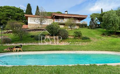 Exterior view of House or chalet for sale in Sant Andreu de Llavaneres  with Private garden, Terrace and Storage room