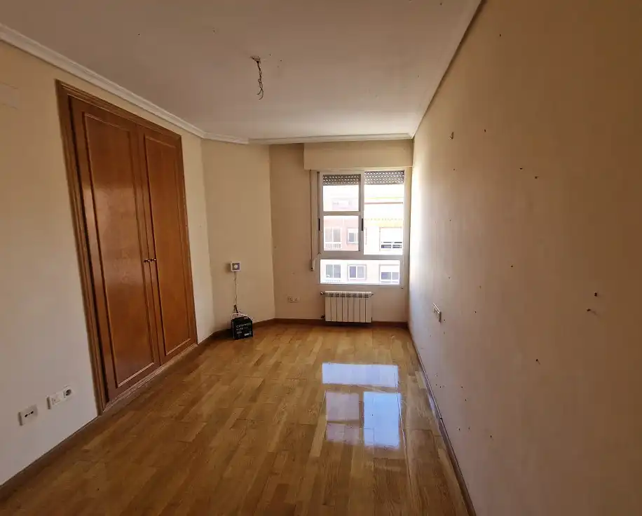 Flat for sale in Av. Amalio Gimeno, imagen 2