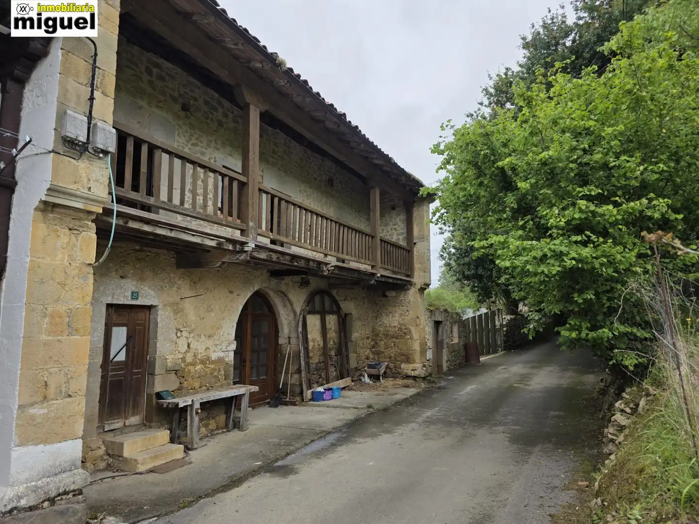 Außenansicht von Haus oder Chalet zum Verkauf in Val de San Vicente  mit Privatgarten und Balkon