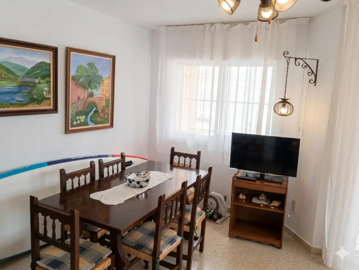 Sala de estar de Piso en venta en Almuñécar con Calefacción, Amueblado y Balcón