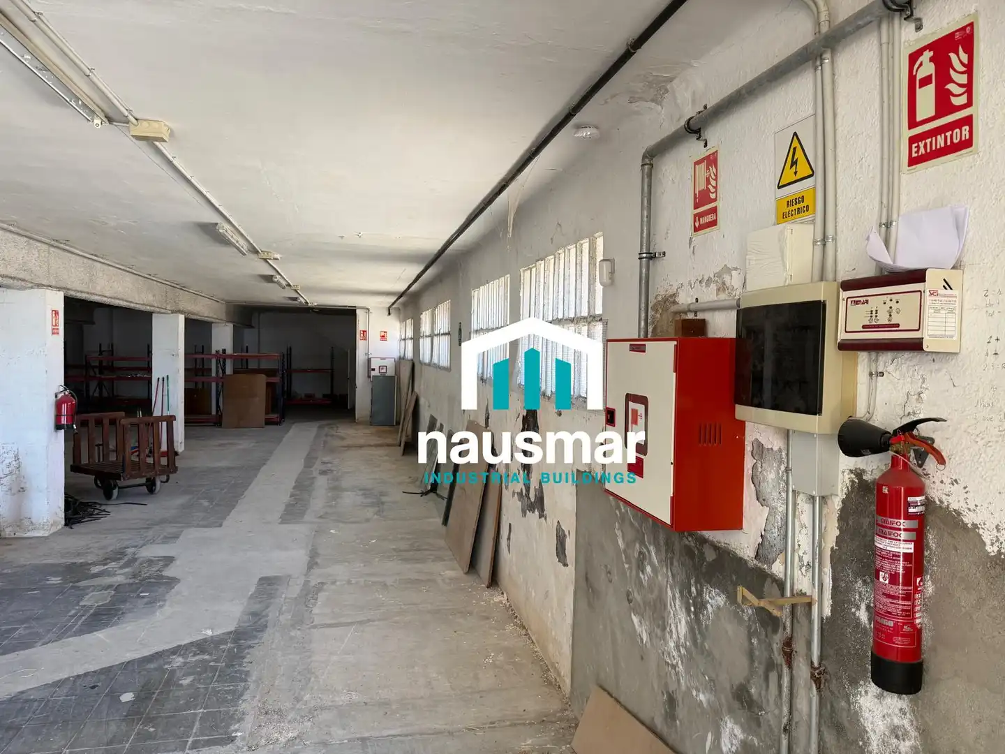 Aparcament de Nau industrial en venda en Premià de Mar