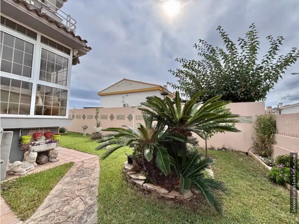 Jardí de Casa o xalet en venda en Benicasim / Benicàssim amb Terrassa i Piscina