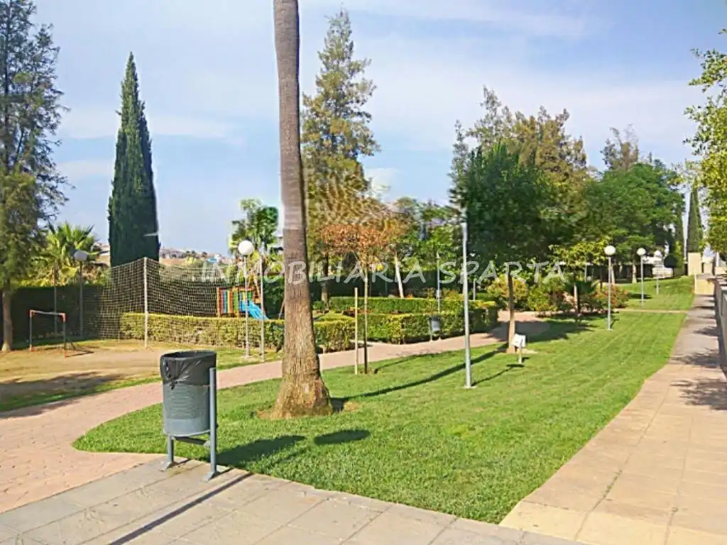Wohnung zur Miete in Avenida Clara Campoamor, Barrio Alto