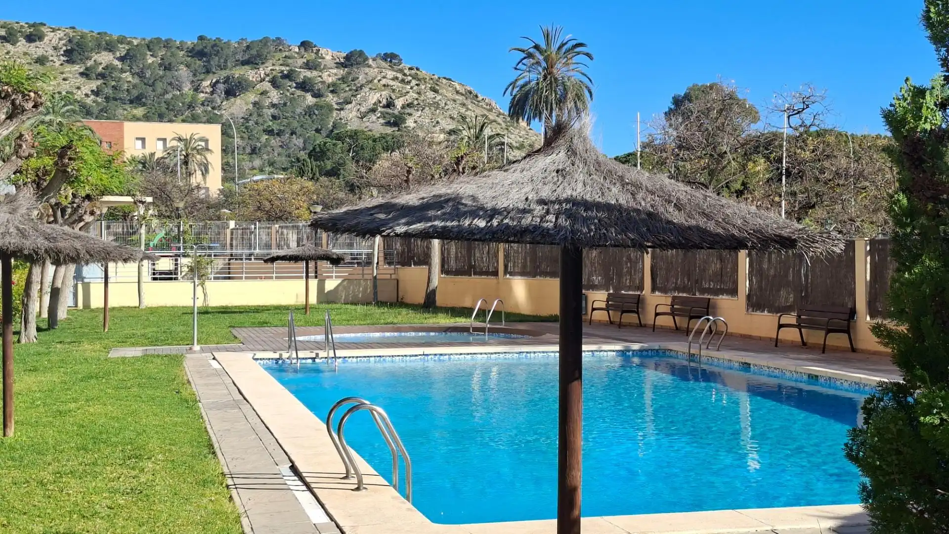 Swimming pool of Flat for sale in Alicante / Alacant  with Terrace and Storage room