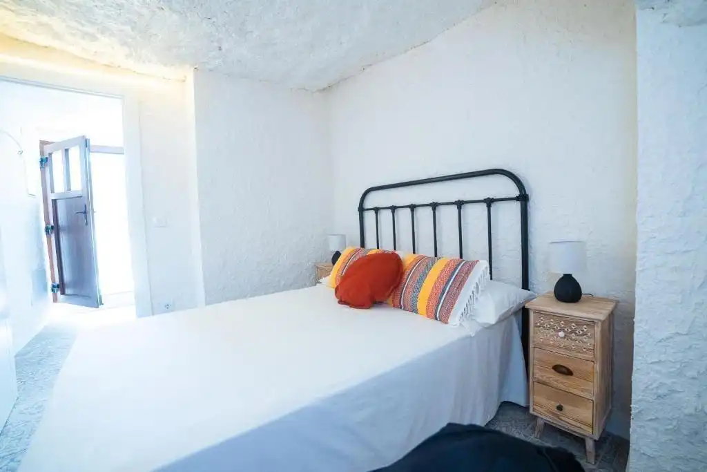 Dormitori de Finca rústica en venda en Alcalá del Júcar amb Aire condicionat, Calefacció i Moblat