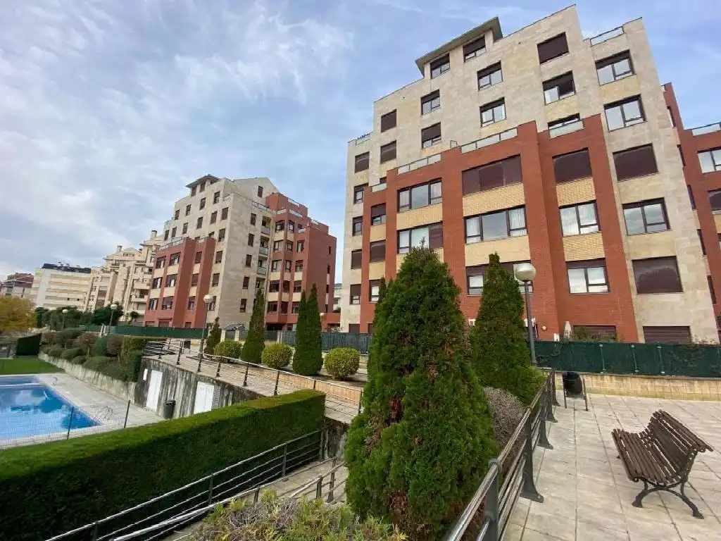Vista exterior de Pis en venda en Santander